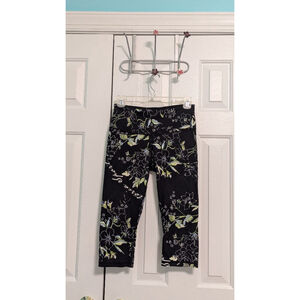 Women's Victoria's Secret Crop Leggings Size S Black Floral